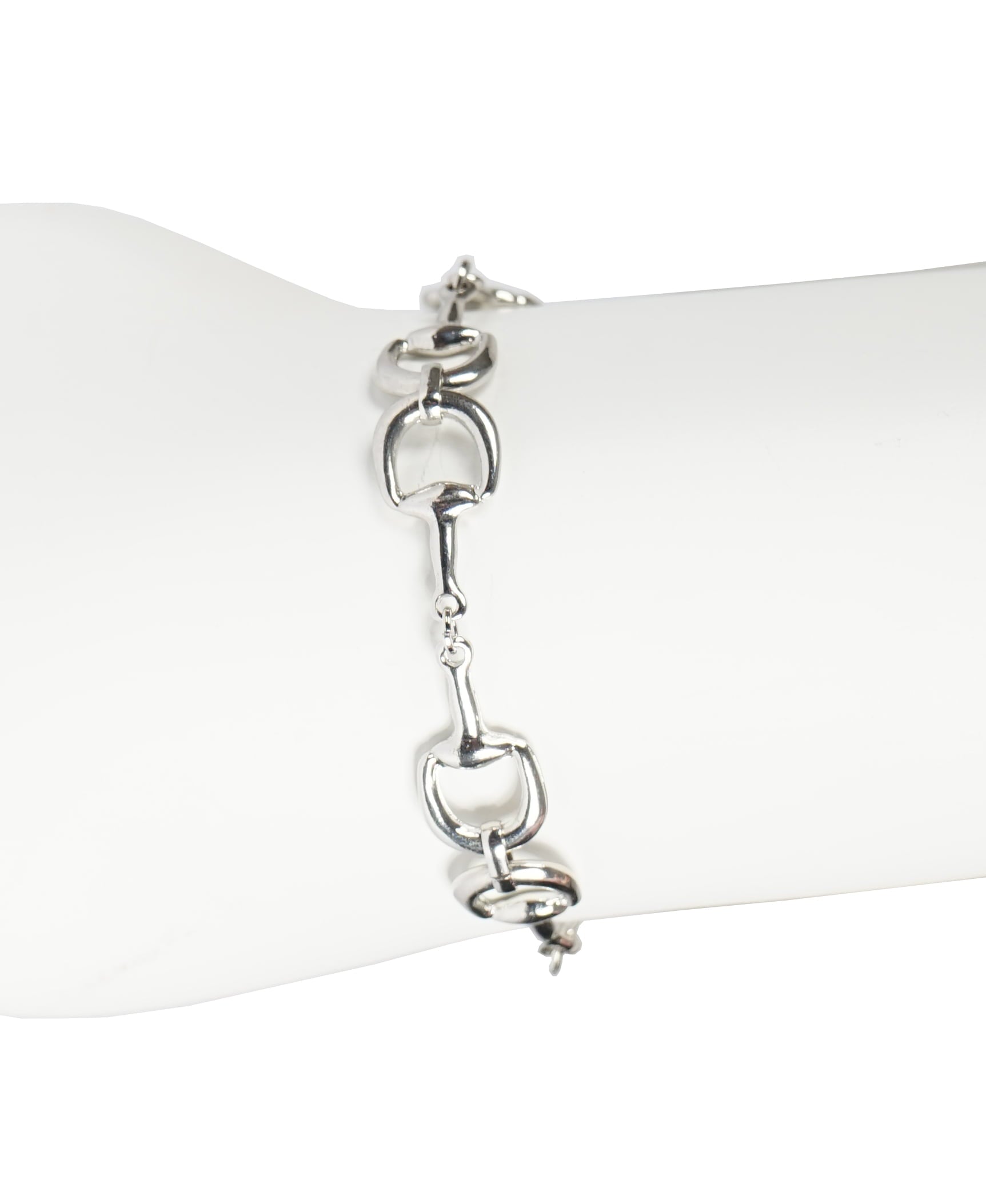 Zilverkleurige armband van bitjes