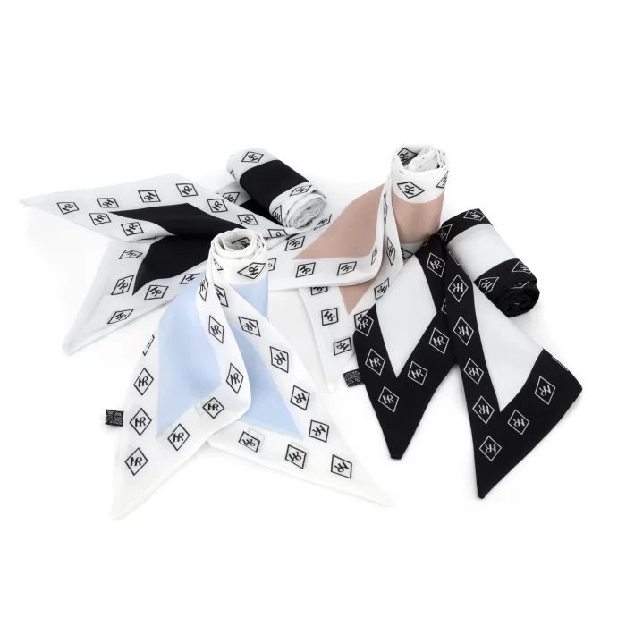 riding-scarf-performance-white-784461.jpg Mrs. Ros sjawl riding scarf