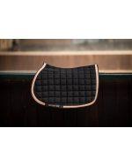 HB Zadeldek zwart met rosé in zowel dressuur als vzh